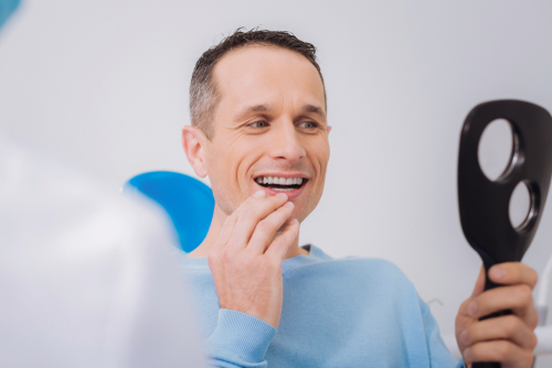 Prótesis dentales completas en Carolina del Norte | ¡Reserva una consulta gratuita sobre implantes!